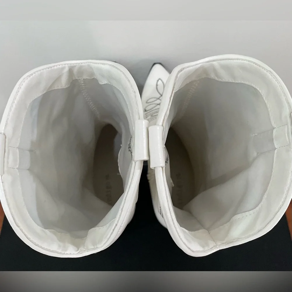 🤍ivory women's boots women’s 
Size: 6 - Picture 7 of 12